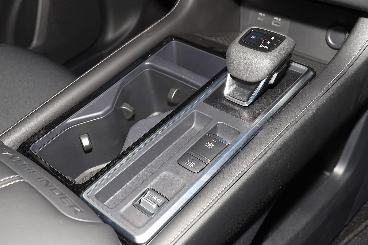 2025 Nissan Pathfinder ST-L R53