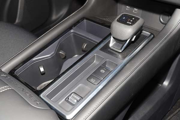 2025 Nissan Pathfinder ST-L R53