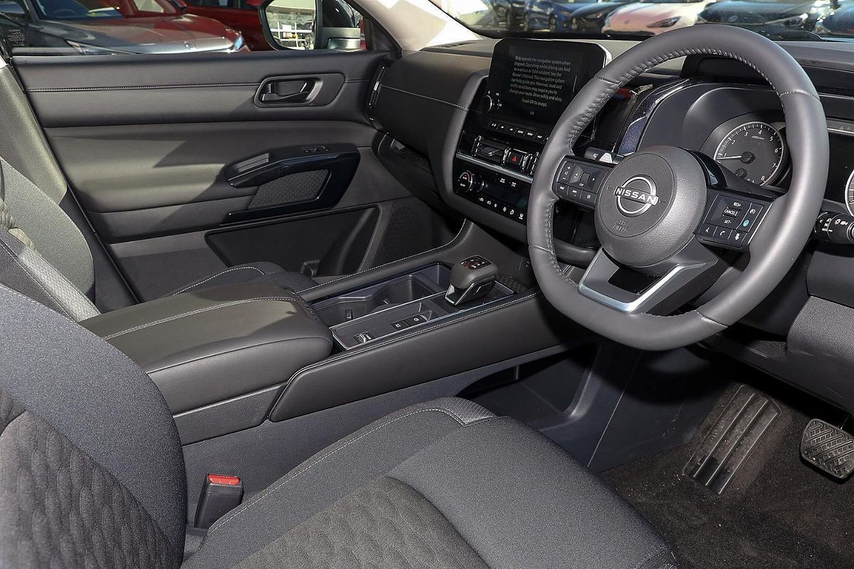 2025 Nissan Pathfinder ST-L R53