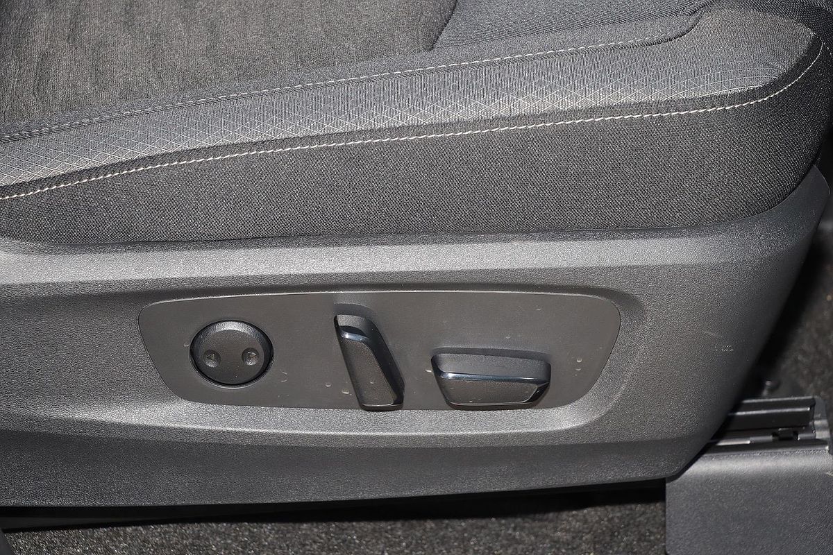 2025 Nissan Pathfinder ST-L R53