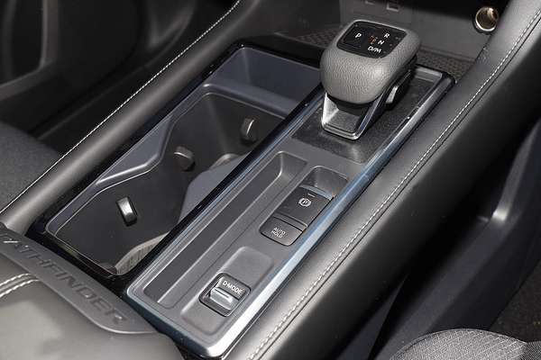 2025 Nissan Pathfinder ST-L R53
