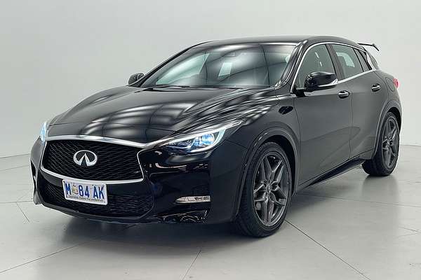 2016 INFINITI Q30 Sport H15