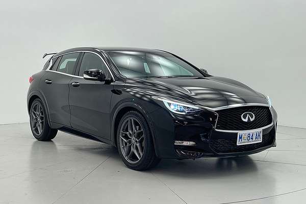 2016 INFINITI Q30 Sport H15