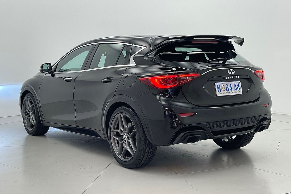 2016 INFINITI Q30 Sport H15
