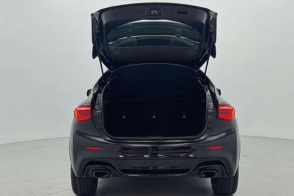 2016 INFINITI Q30 Sport H15