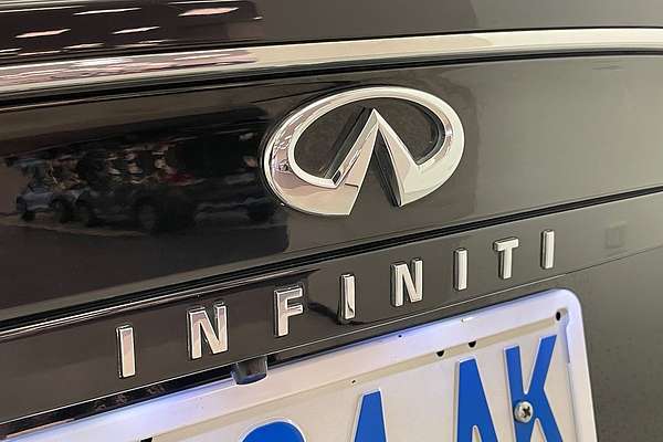 2016 INFINITI Q30 Sport H15
