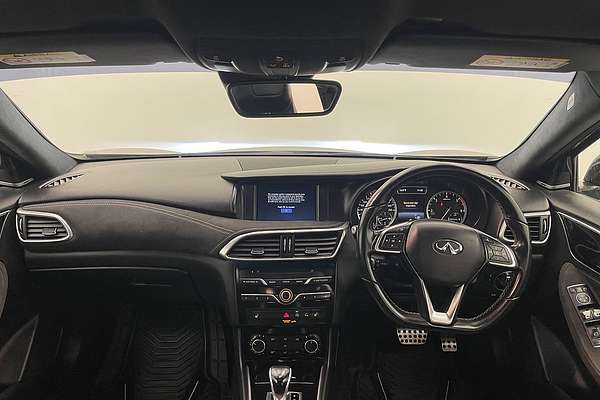 2016 INFINITI Q30 Sport H15