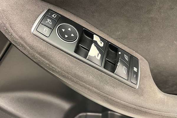 2016 INFINITI Q30 Sport H15
