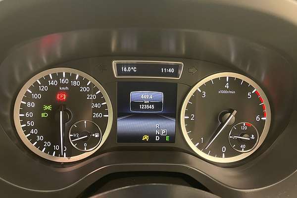 2016 INFINITI Q30 Sport H15