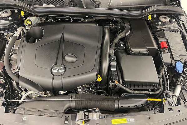 2016 INFINITI Q30 Sport H15