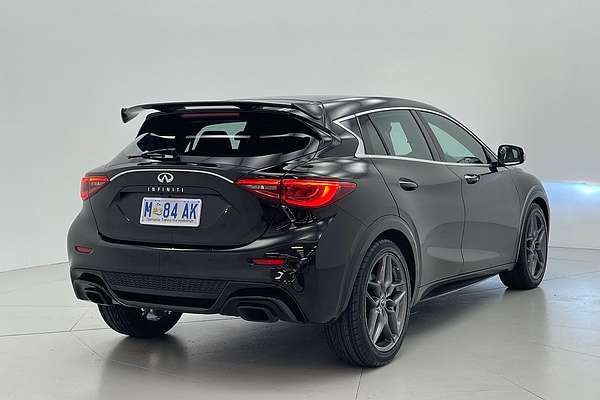 2016 INFINITI Q30 Sport H15