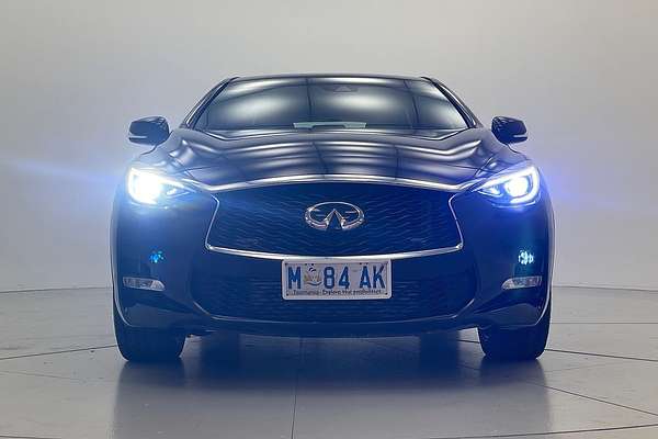 2016 INFINITI Q30 Sport H15