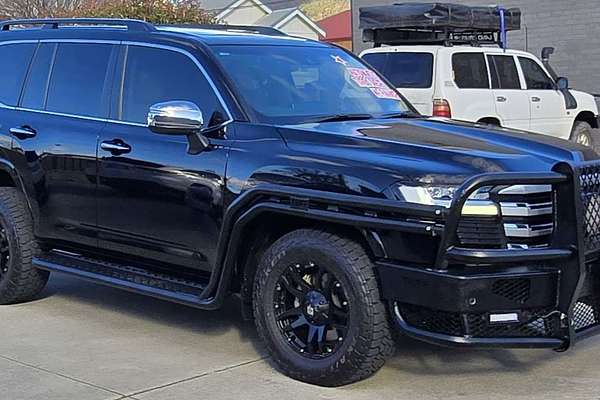 2022 Toyota Landcruiser Sahara FJA300R