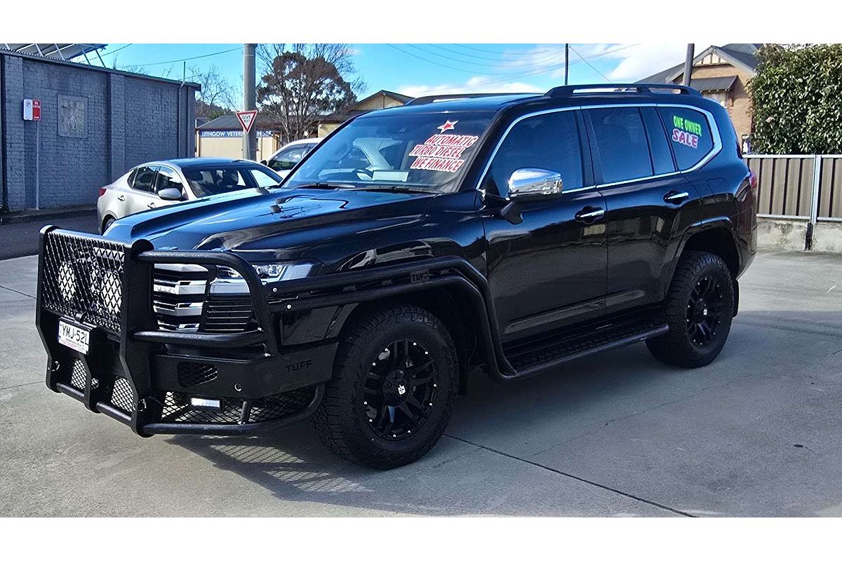 2022 Toyota Landcruiser Sahara FJA300R
