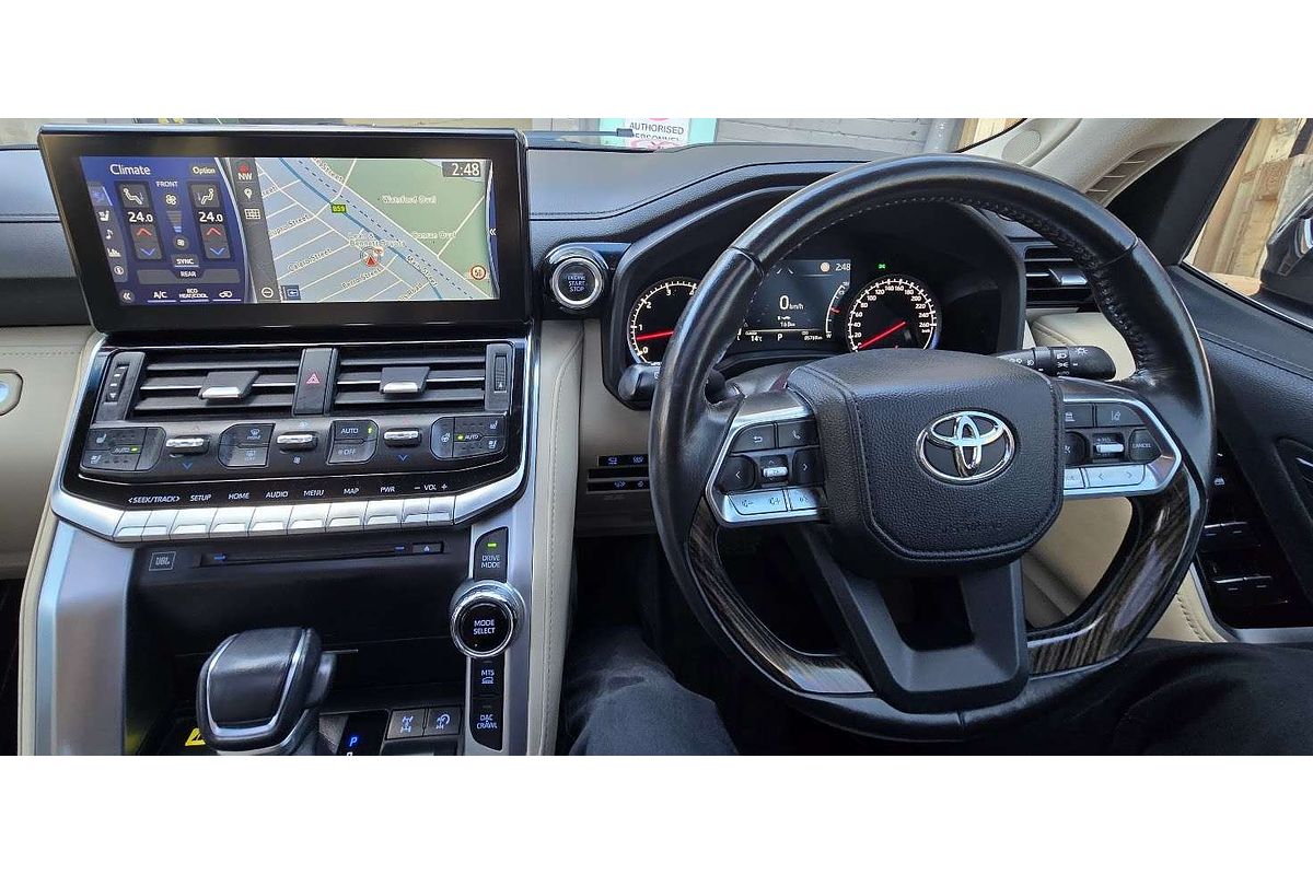 2022 Toyota Landcruiser Sahara FJA300R
