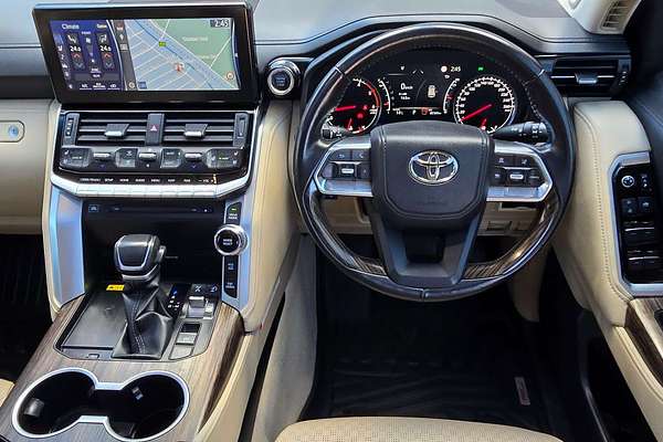 2022 Toyota Landcruiser Sahara FJA300R