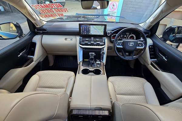 2022 Toyota Landcruiser Sahara FJA300R