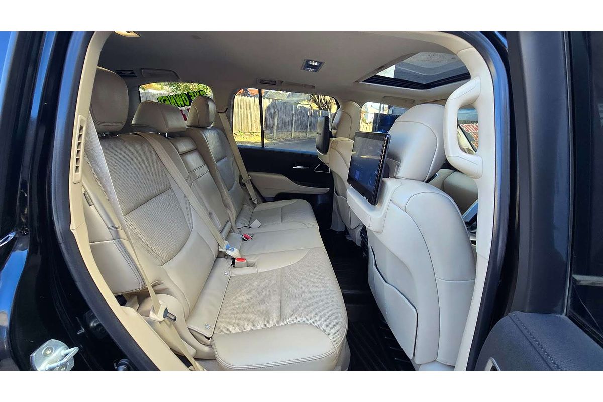 2022 Toyota Landcruiser Sahara FJA300R