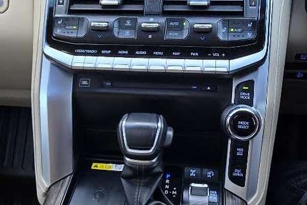 2022 Toyota Landcruiser Sahara FJA300R