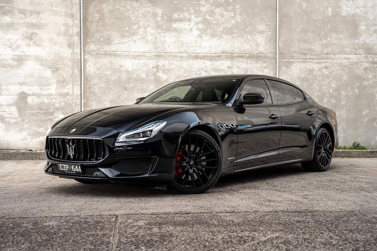 2018 Maserati Quattroporte GTS GranSport Nerissimo Edition M156