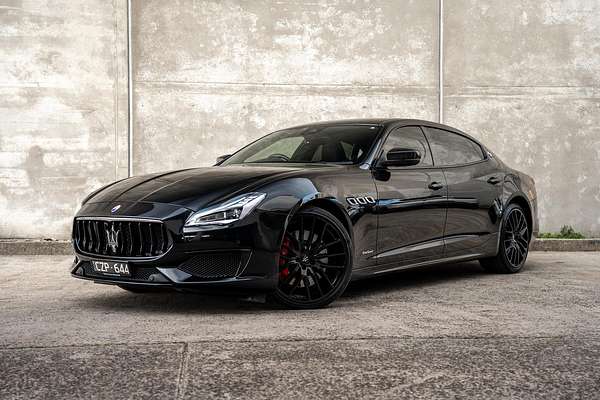 2018 Maserati Quattroporte GTS GranSport Nerissimo Edition M156