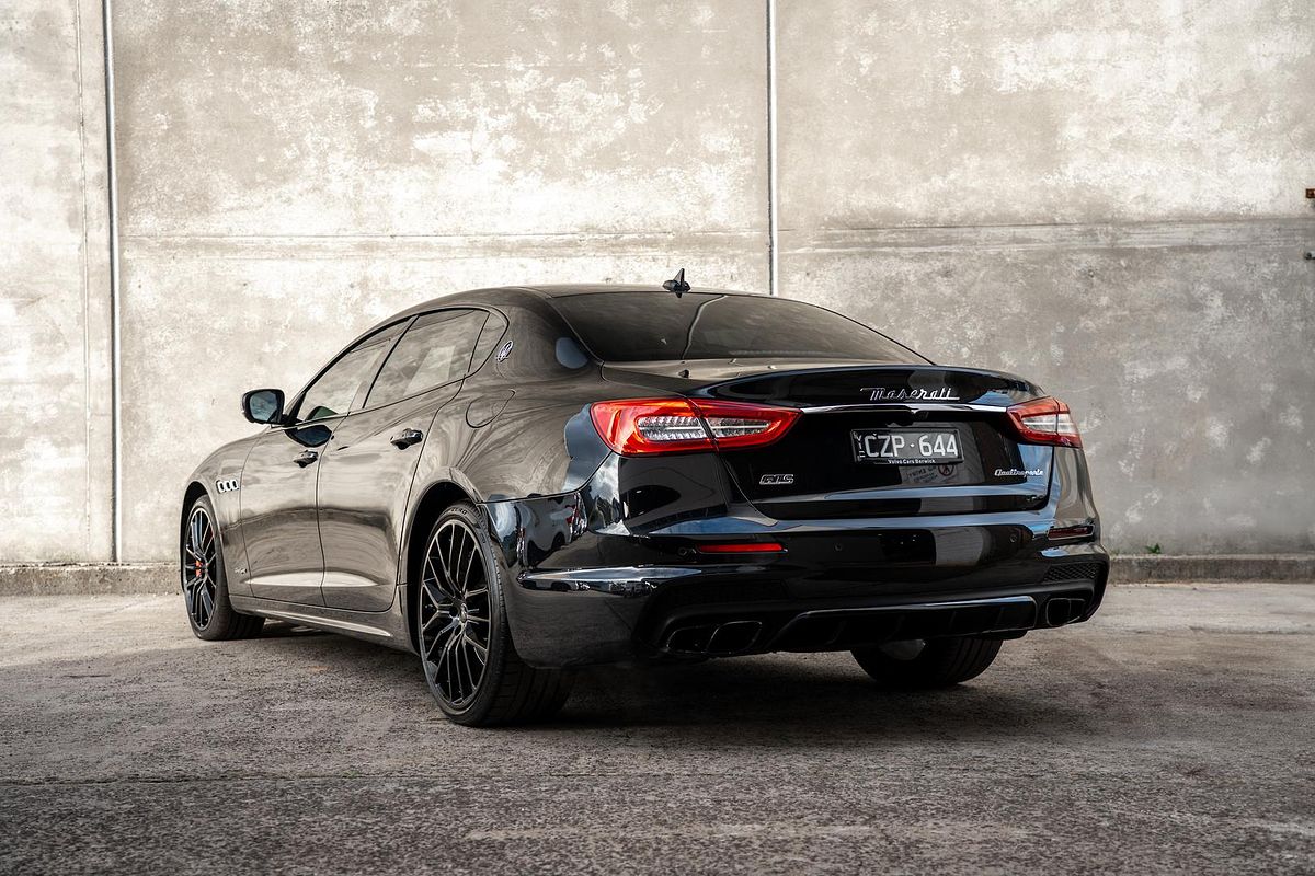 2018 Maserati Quattroporte GTS GranSport Nerissimo Edition M156