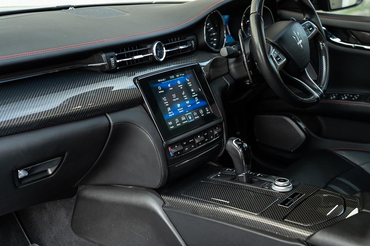 2018 Maserati Quattroporte GTS GranSport Nerissimo Edition M156