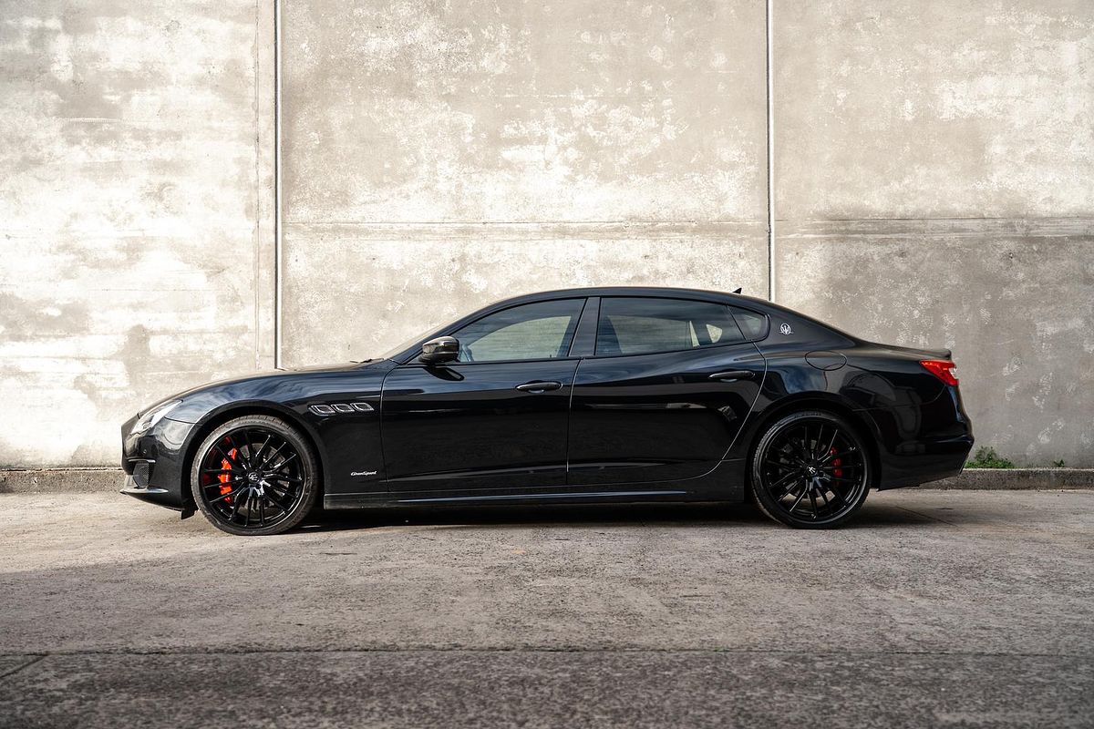 2018 Maserati Quattroporte GTS GranSport Nerissimo Edition M156