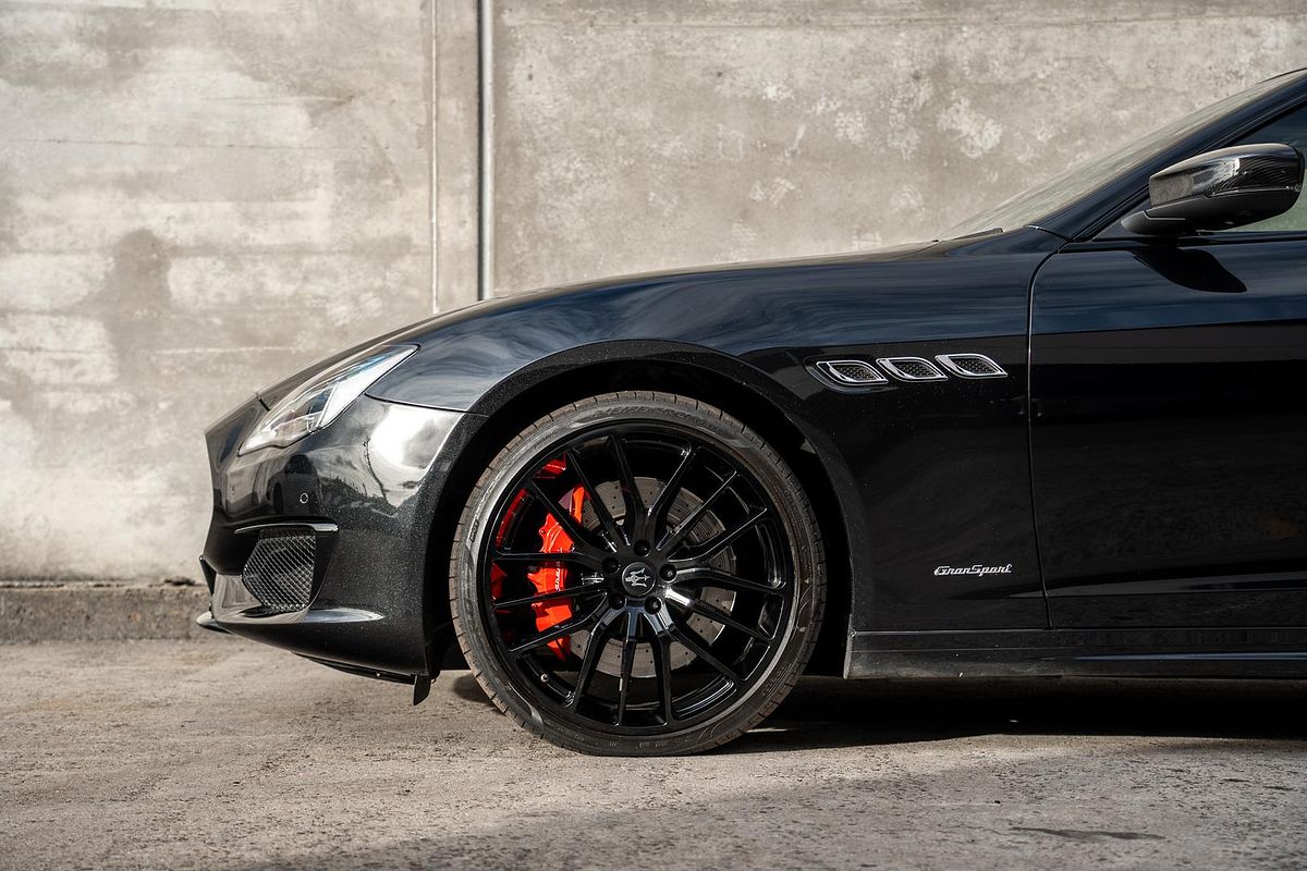 2018 Maserati Quattroporte GTS GranSport Nerissimo Edition M156