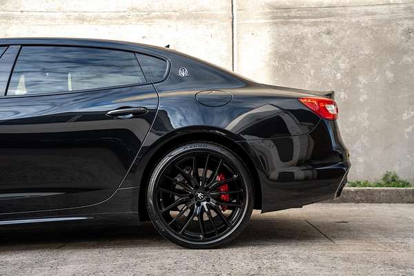 2018 Maserati Quattroporte GTS GranSport Nerissimo Edition M156