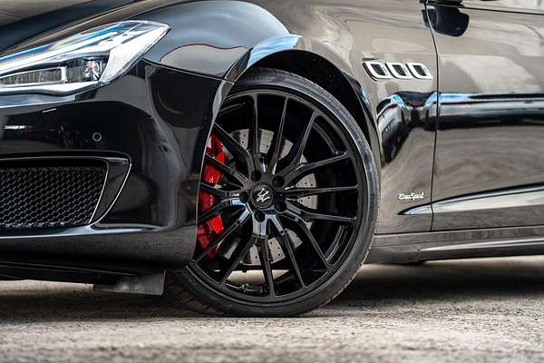 2018 Maserati Quattroporte GTS GranSport Nerissimo Edition M156