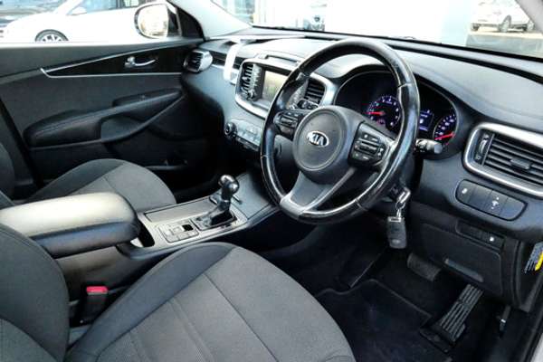 2017 Kia Sorento Si UM