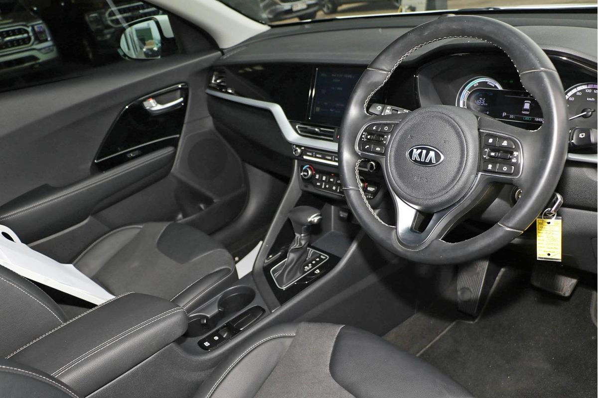 2021 Kia Niro Hybrid S DE