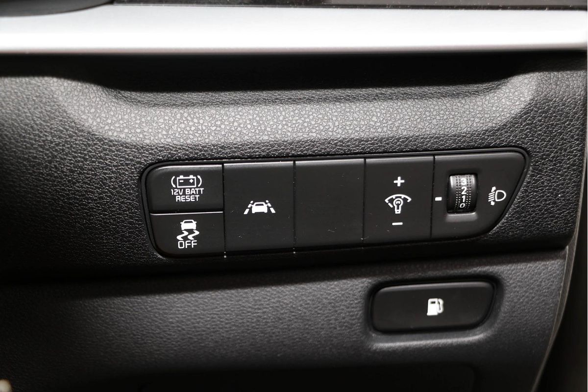 2021 Kia Niro Hybrid S DE