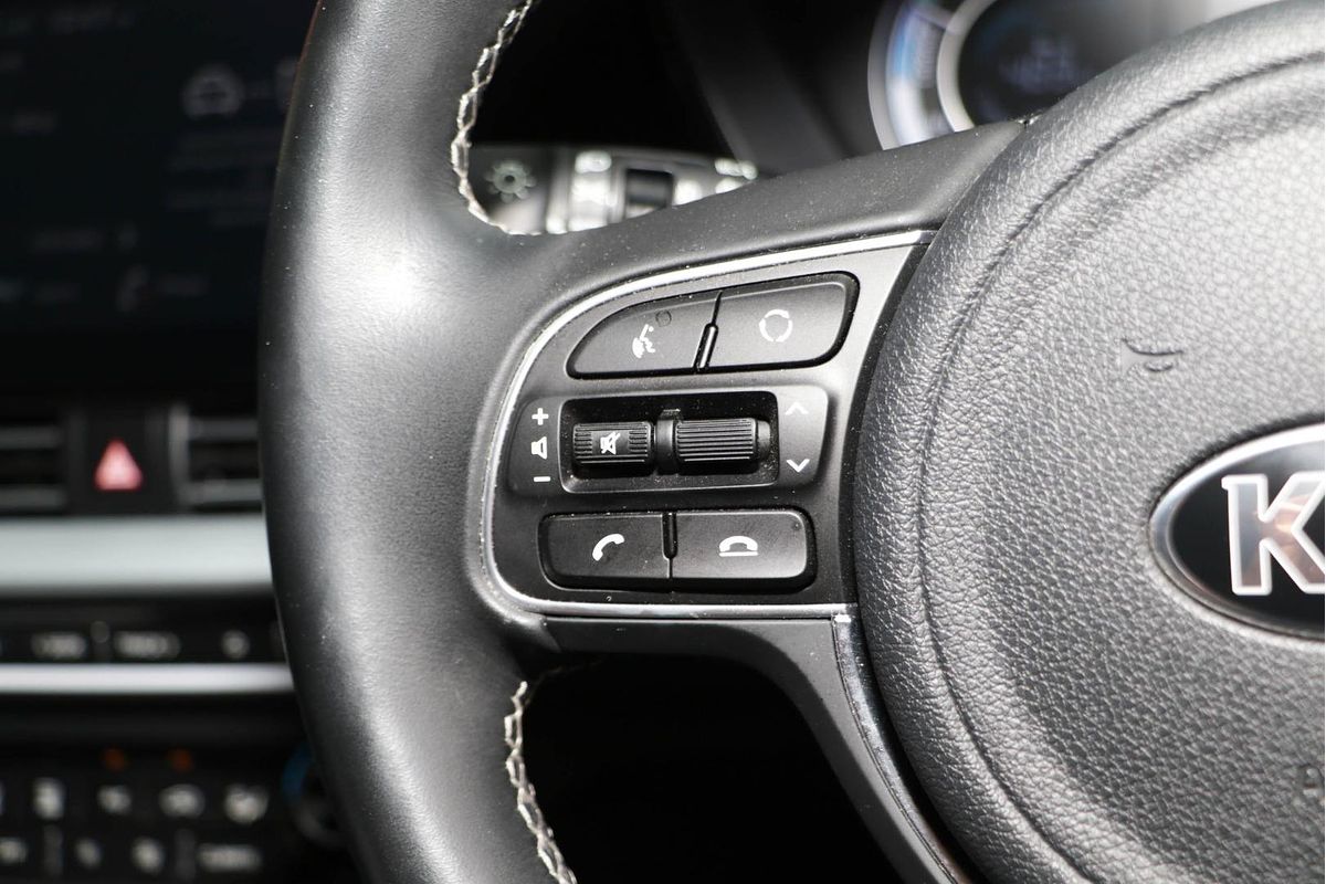 2021 Kia Niro Hybrid S DE