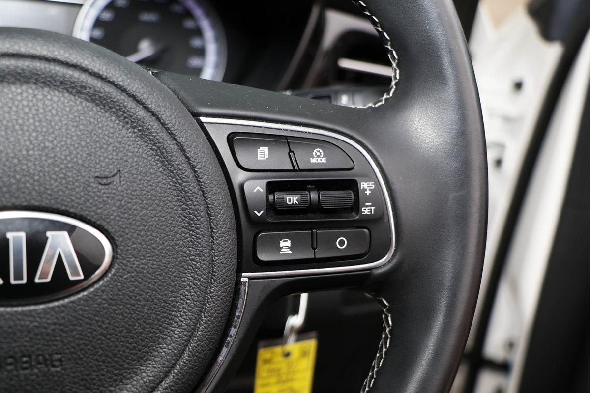 2021 Kia Niro Hybrid S DE