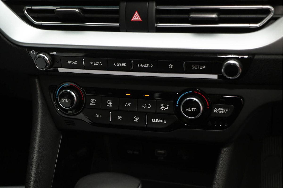 2021 Kia Niro Hybrid S DE