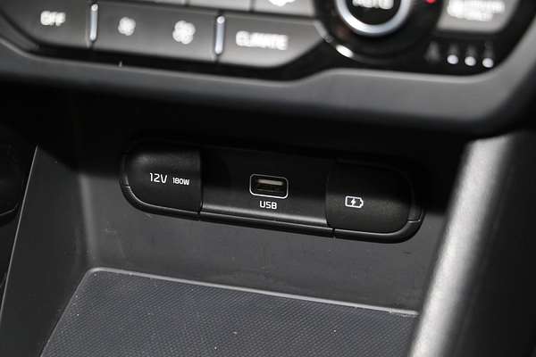 2021 Kia Niro Hybrid S DE