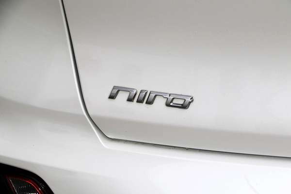 2021 Kia Niro Hybrid S DE