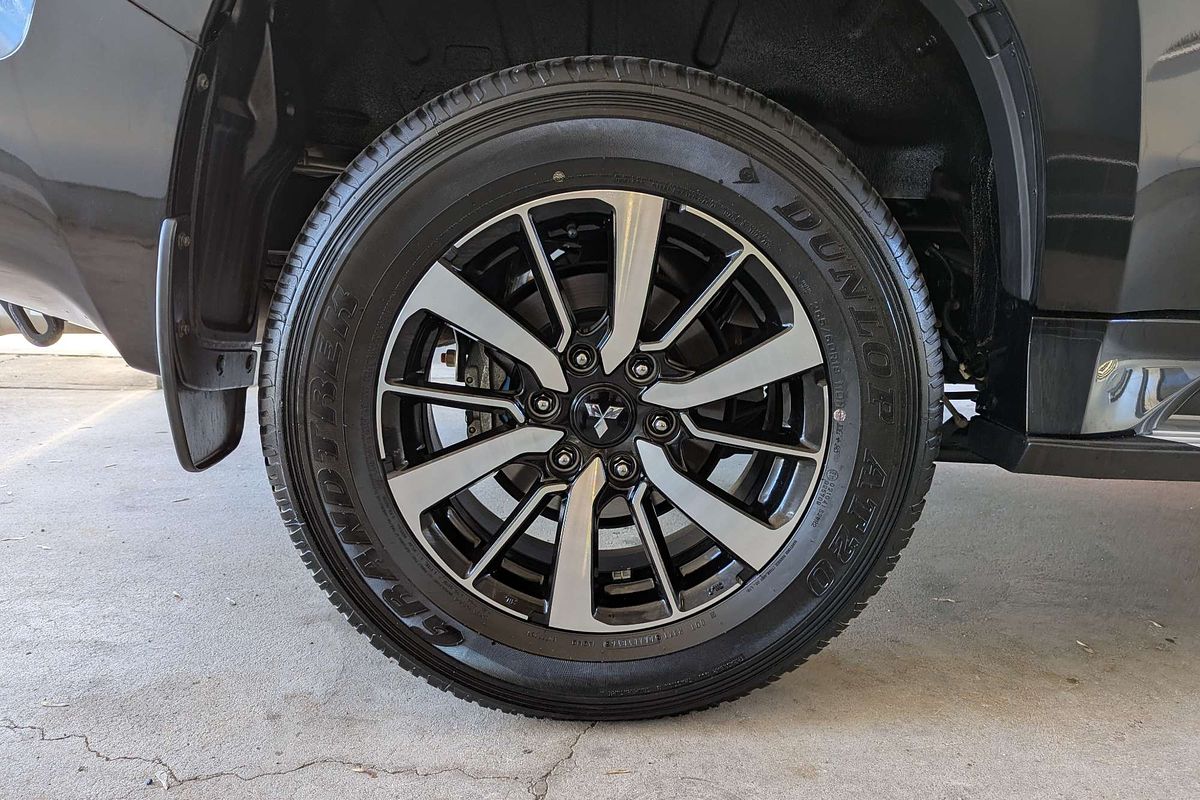 2016 Mitsubishi Pajero Sport Exceed QE