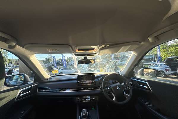 2023 Mitsubishi Outlander ES ZM