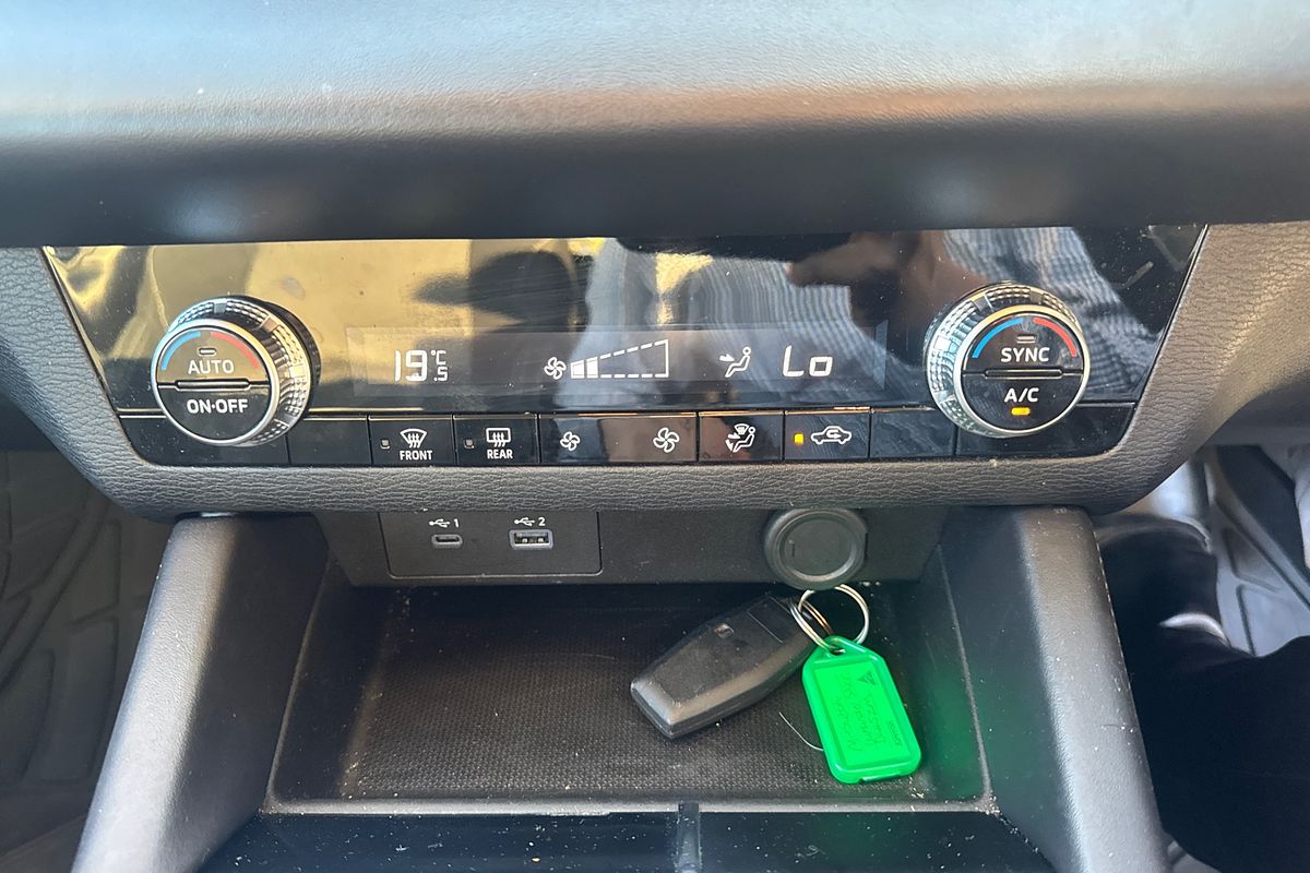 2023 Mitsubishi Outlander ES ZM