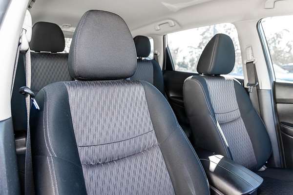 2022 Nissan X-TRAIL ST T32