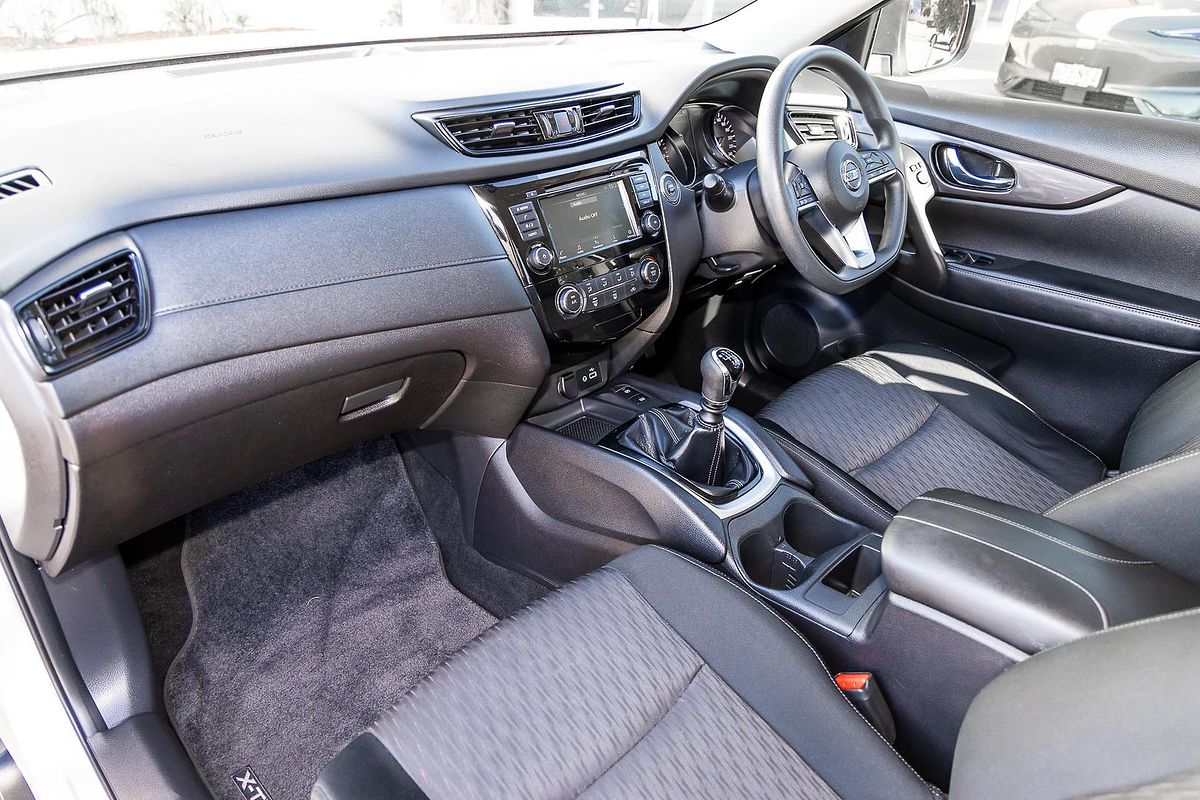 2022 Nissan X-TRAIL ST T32