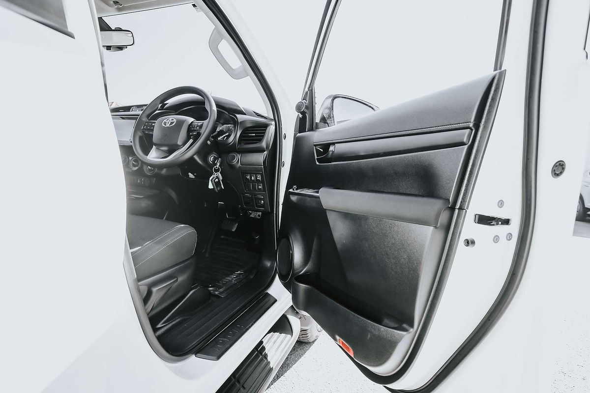 2024 Toyota Hilux SR GUN126R 4X4