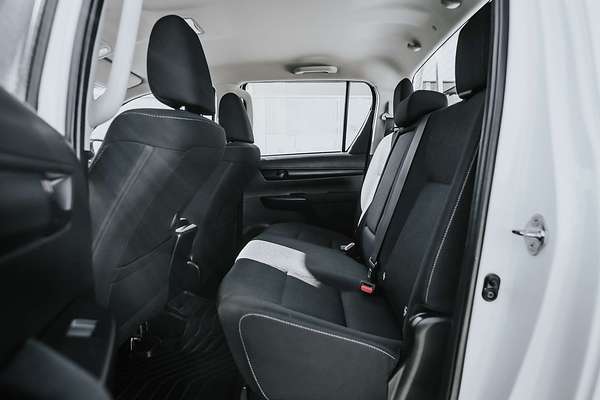2024 Toyota Hilux SR GUN126R 4X4