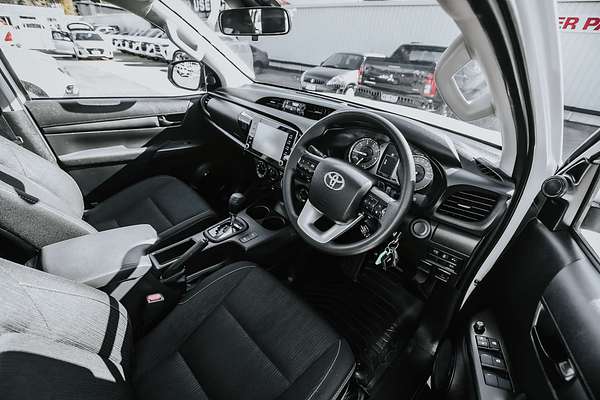 2024 Toyota Hilux SR GUN126R 4X4