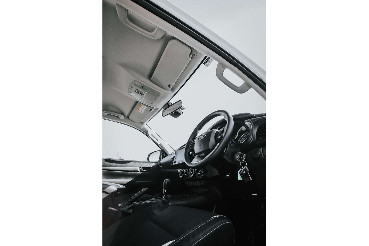 2024 Toyota Hilux SR GUN126R 4X4