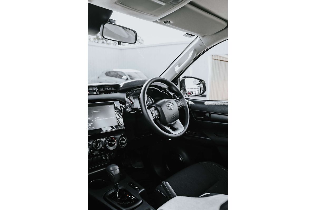 2024 Toyota Hilux SR GUN126R 4X4