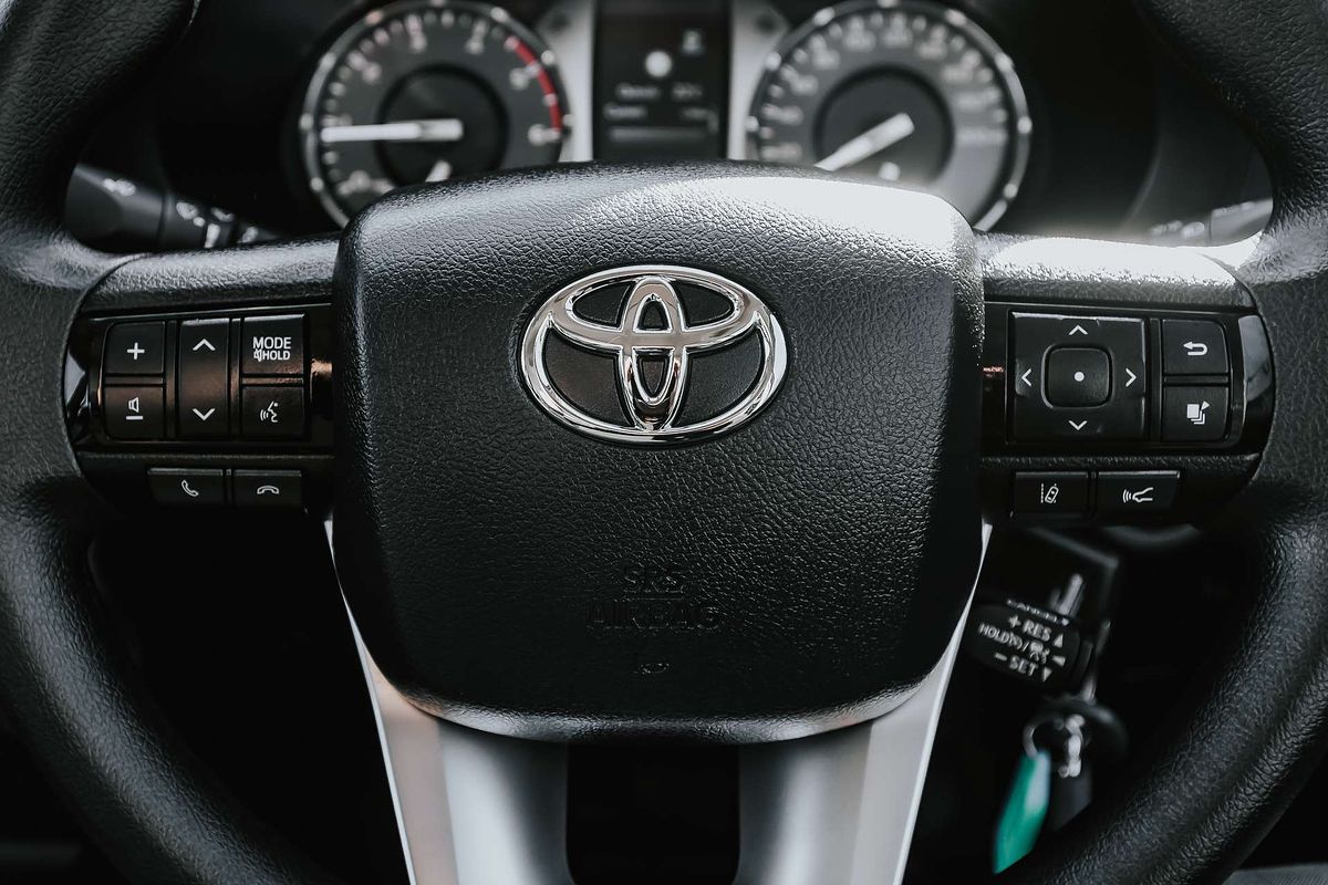 2024 Toyota Hilux SR GUN126R 4X4
